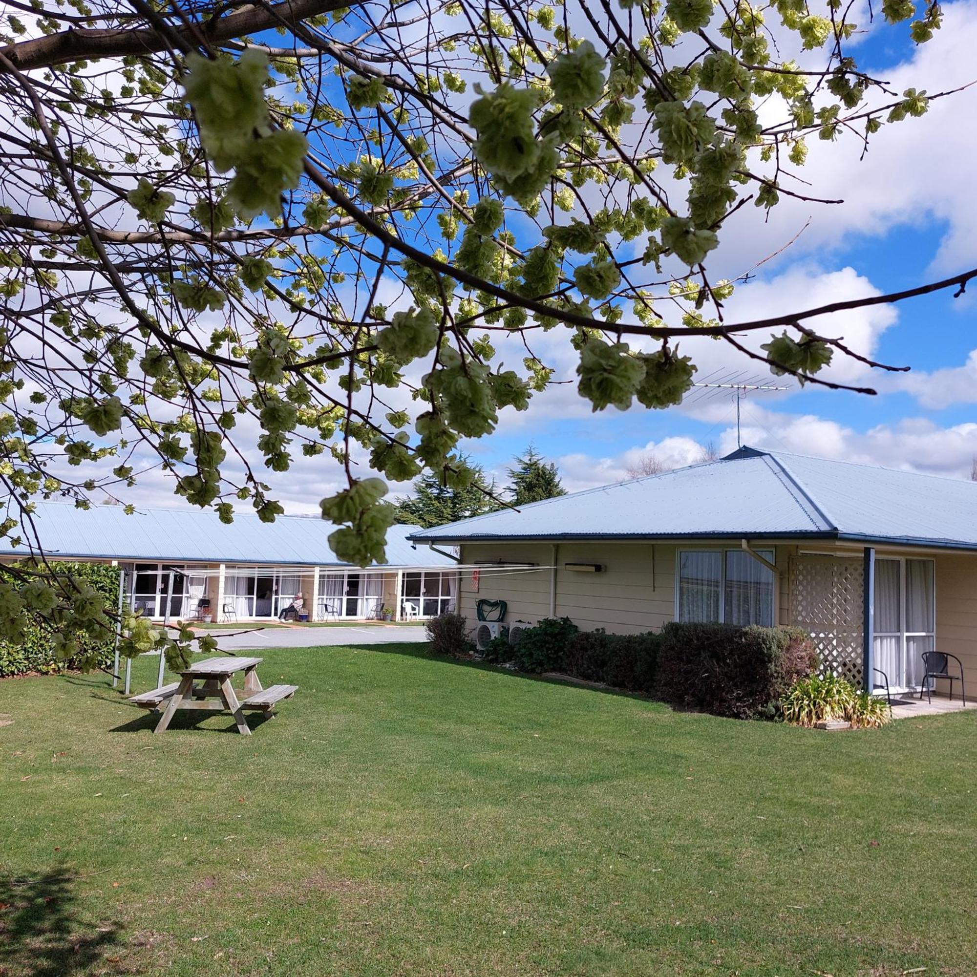 Lake Dunstan Motel Cromwell Exterior photo