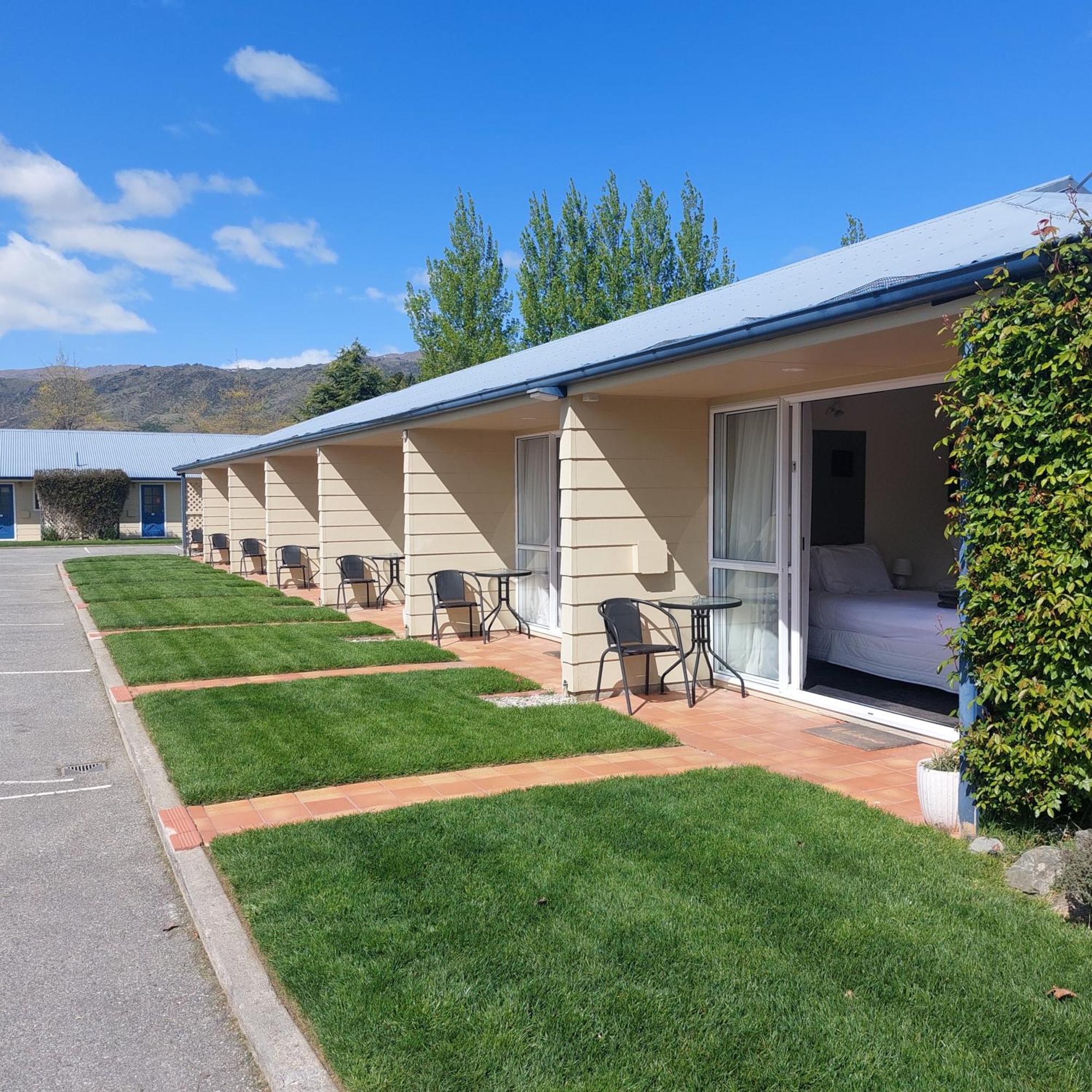 Lake Dunstan Motel Cromwell Exterior photo